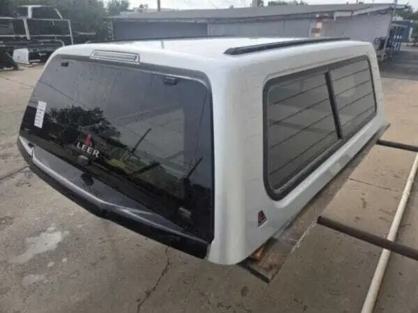 2017 - 2022 Ford F250 Leer 100XR Topper