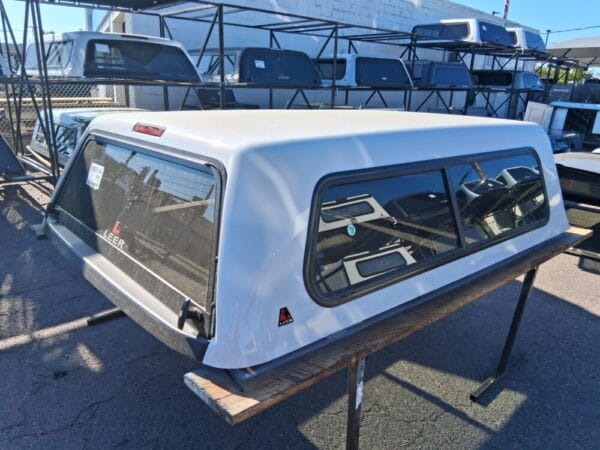 2020 - 2026 GMC Sierra 2500 Leer 100S Mile High Deluxe Topper